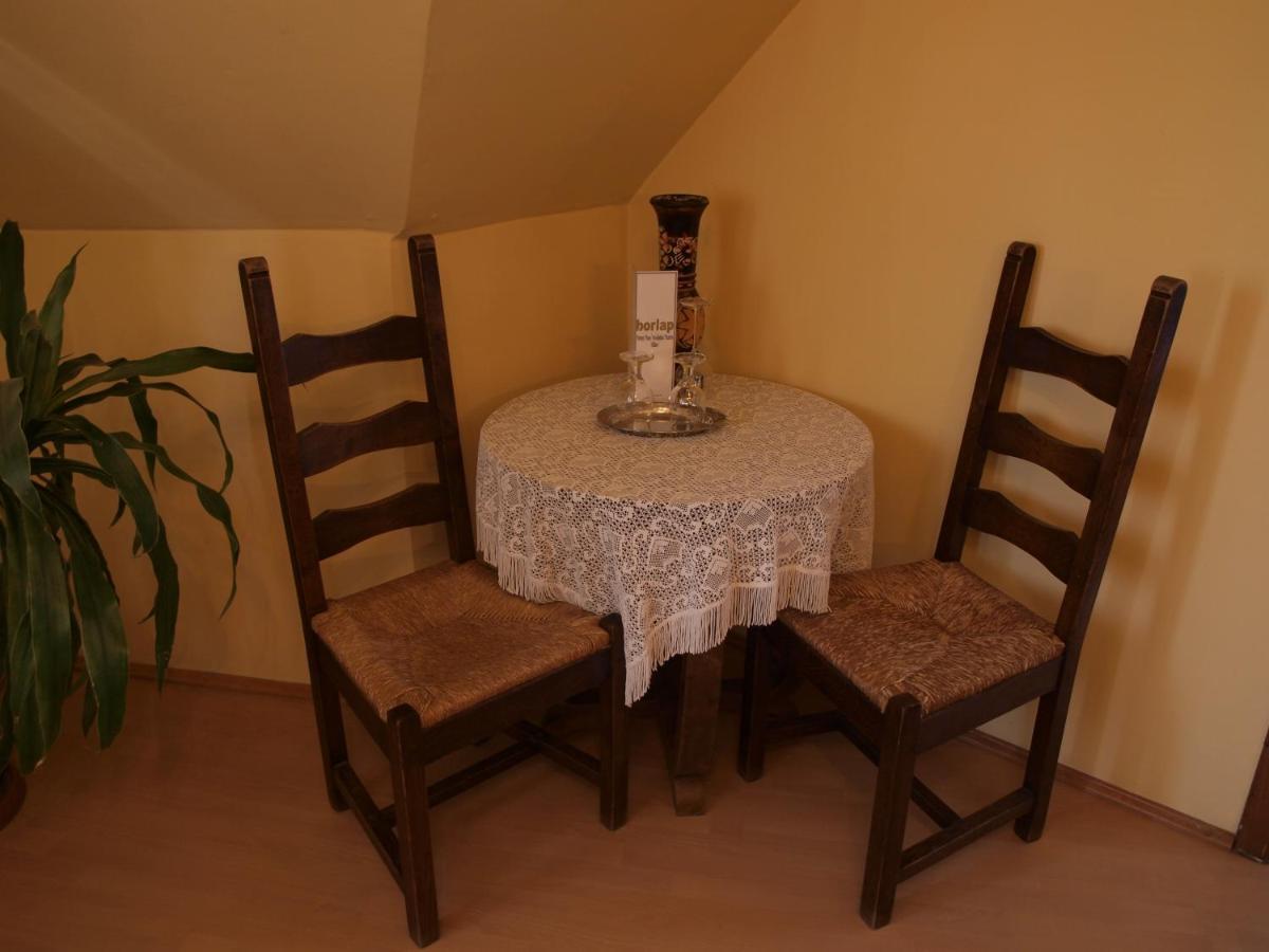Vitényi Pince Vendégház Villány Quarto foto